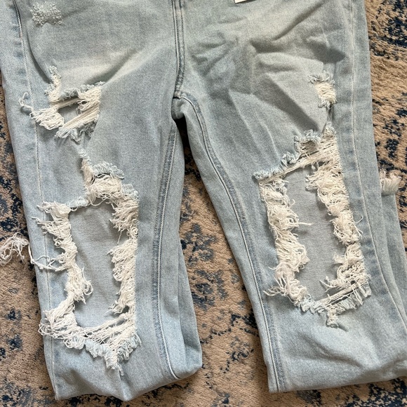 Cello High Rise Mom Distressed - Picture 6 of 7